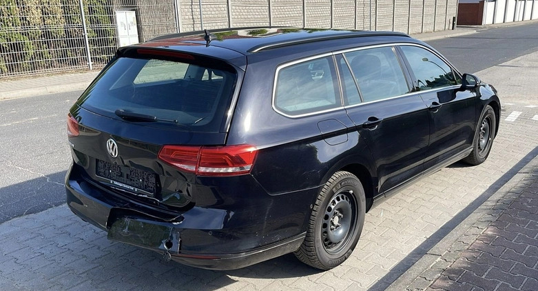 Volkswagen Passat cena 56500 przebieg: 92900, rok produkcji 2019 z Rakoniewice małe 277